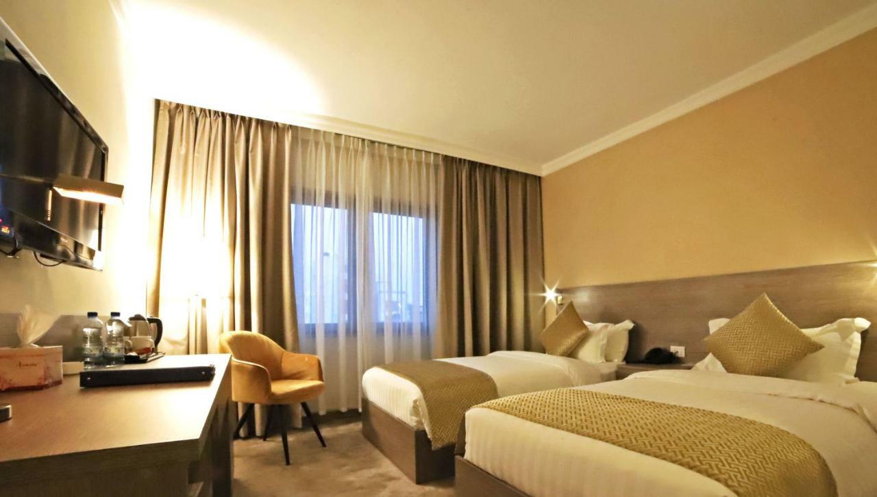 The Sanrock Hotel Amman Exteriör bild