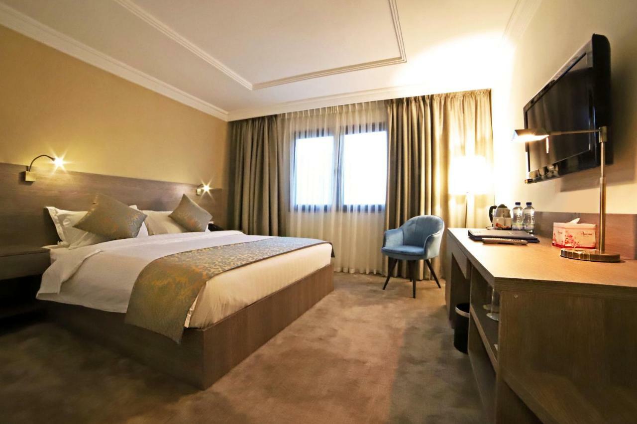 The Sanrock Hotel Amman Exteriör bild